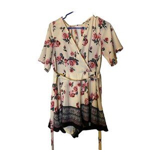 THREE‎ PINK HEARTS WOMENS JUNIORS ROMPER JUMPER SHORTS SIZE MEDIUM 11/13 Pretty